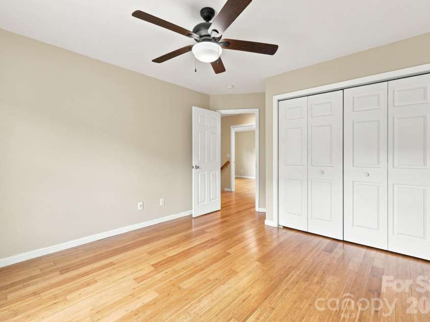 32 Jeff Drive, Asheville, NC 28806.  MLS# CAR4414336, YatesRealty ID 43827. 