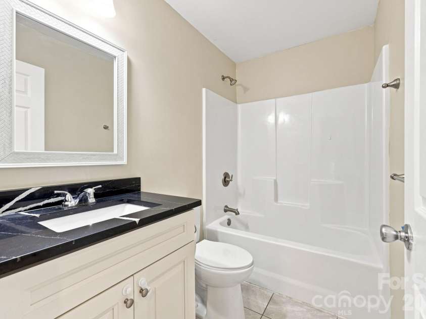 32 Jeff Drive, Asheville, NC 28806.  MLS# CAR4414336, YatesRealty ID 43827. 