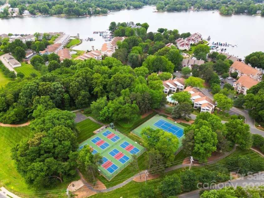 1341 Torrence Circle, Davidson, NC 28036.  MLS# CAR4238137, YatesRealty ID 4383. Davidson Landing Pickle Ball and Tennis Courts