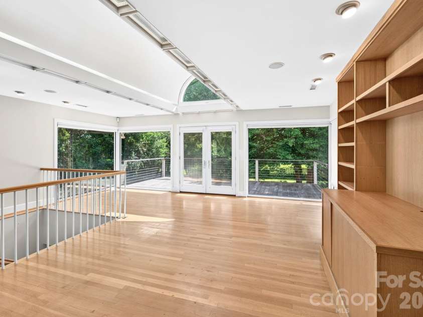 159 Kimberly Avenue, Asheville, NC 28804.  MLS# CAR4347398, YatesRealty ID 43831. 