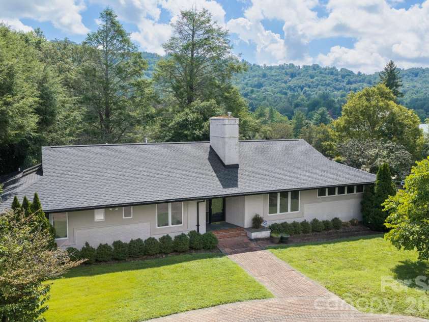 159 Kimberly Avenue, Asheville, NC 28804.  MLS# CAR4347398, YatesRealty ID 43831. 