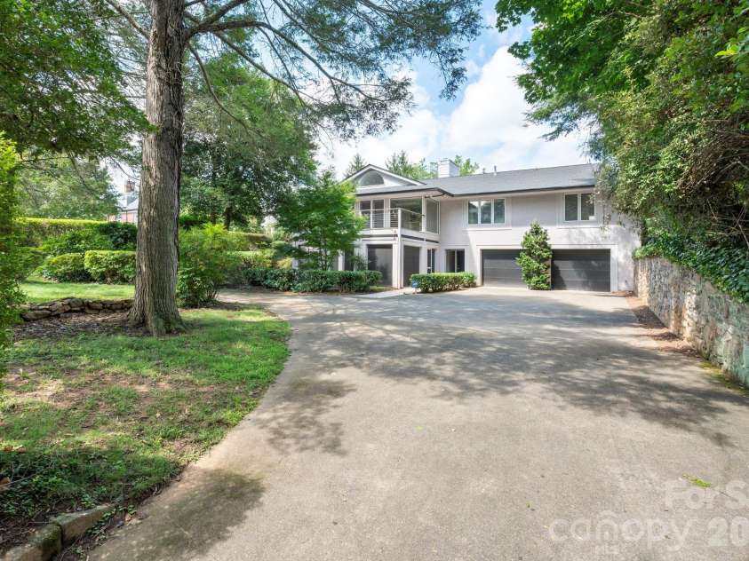 159 Kimberly Avenue, Asheville, NC 28804.  MLS# CAR4347398, YatesRealty ID 43831. 