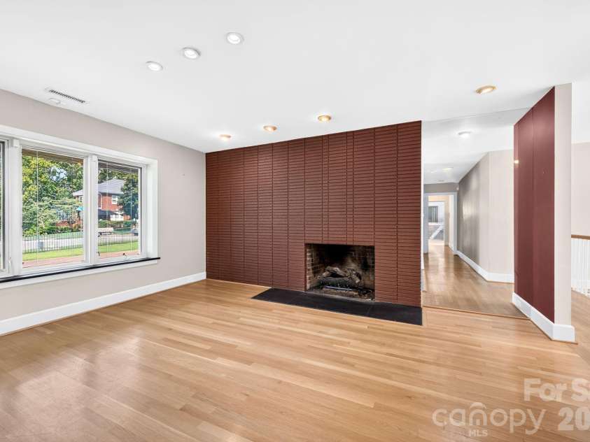 159 Kimberly Avenue, Asheville, NC 28804.  MLS# CAR4347398, YatesRealty ID 43831. Dining room