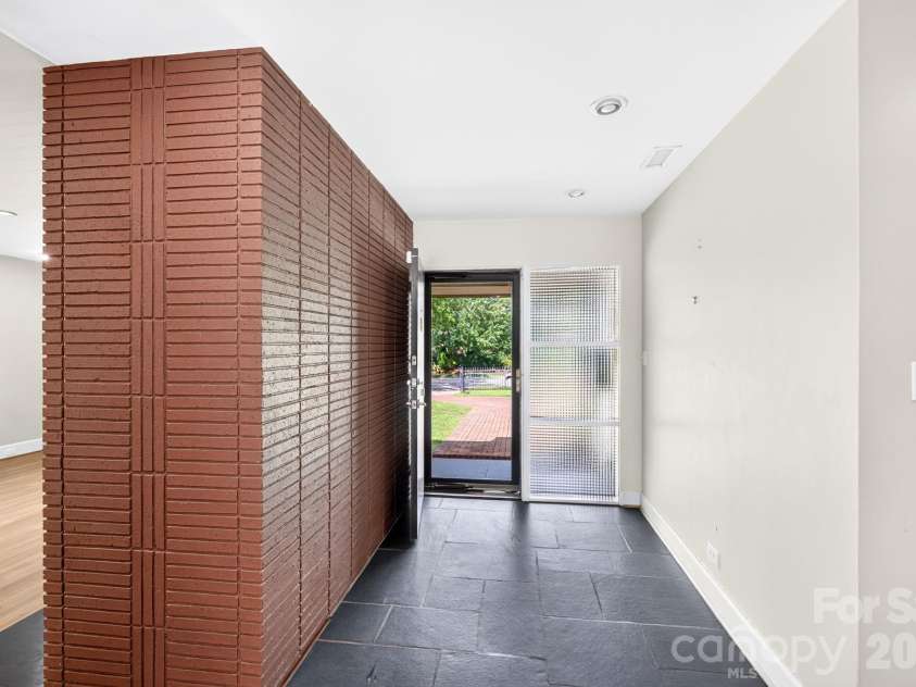 159 Kimberly Avenue, Asheville, NC 28804.  MLS# CAR4347398, YatesRealty ID 43831. Front entry