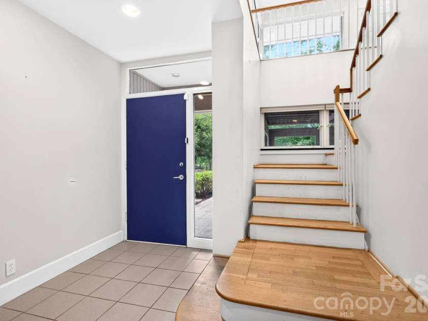 159 Kimberly Avenue, Asheville, NC 28804.  MLS# CAR4347398, YatesRealty ID 43831. Rear entry