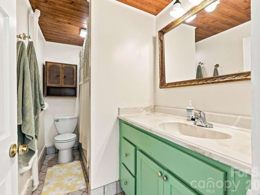 67 Montana Avenue, Asheville, NC 28806.  MLS# CAR4407271, YatesRealty ID 43832. 
