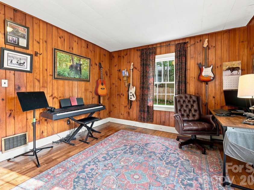67 Montana Avenue, Asheville, NC 28806.  MLS# CAR4407271, YatesRealty ID 43832. 