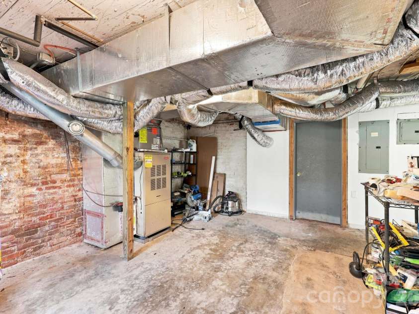 67 Montana Avenue, Asheville, NC 28806.  MLS# CAR4407271, YatesRealty ID 43832. 