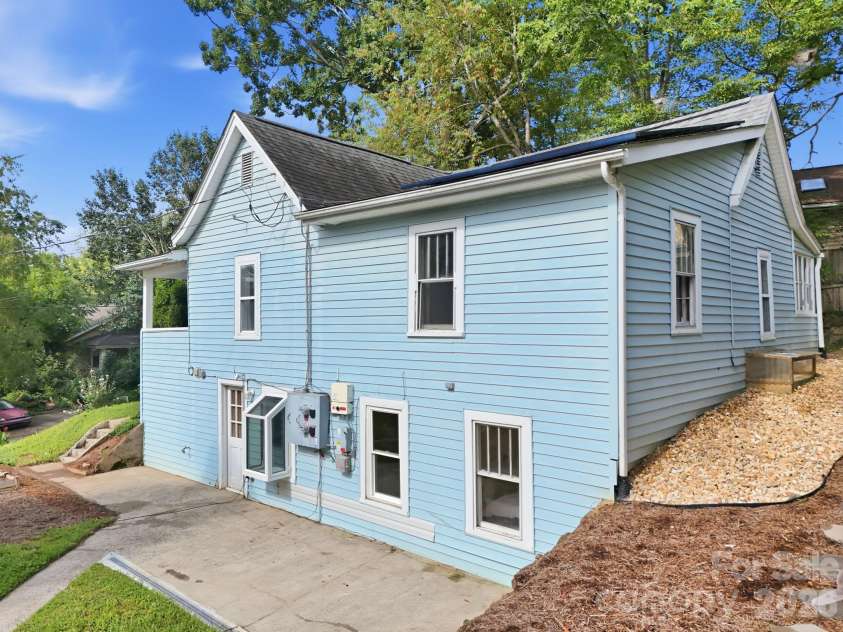 67 Montana Avenue, Asheville, NC 28806.  MLS# CAR4407271, YatesRealty ID 43832. 
