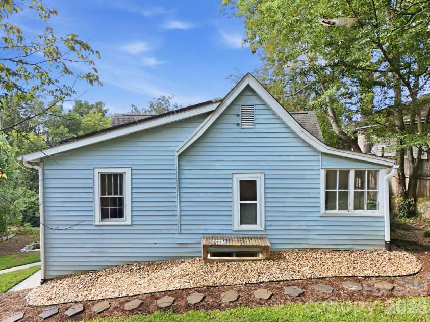67 Montana Avenue, Asheville, NC 28806.  MLS# CAR4407271, YatesRealty ID 43832. 