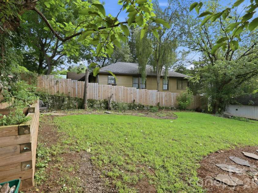 67 Montana Avenue, Asheville, NC 28806.  MLS# CAR4407271, YatesRealty ID 43832. 