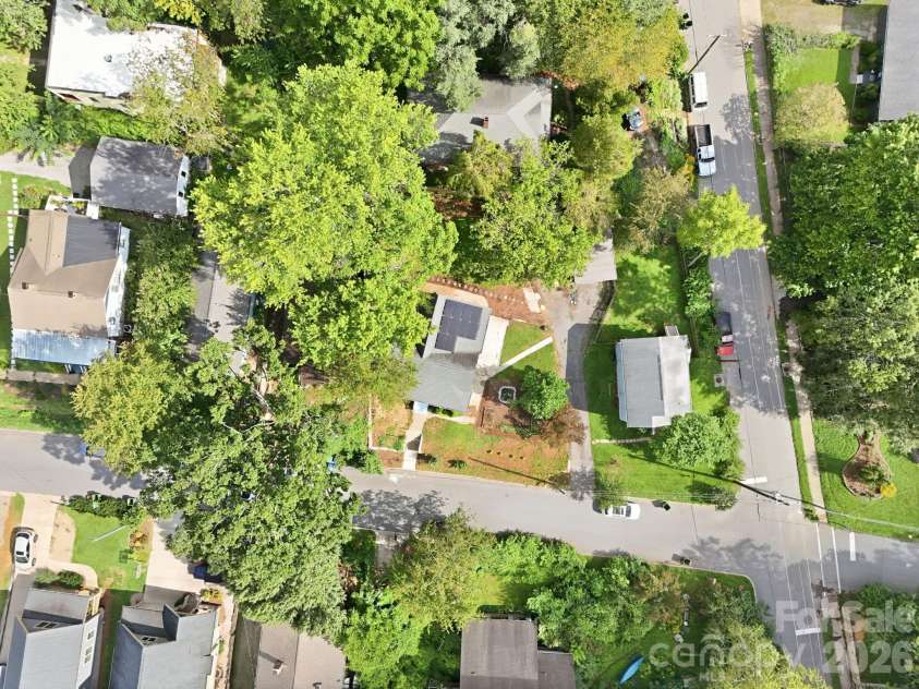 67 Montana Avenue, Asheville, NC 28806.  MLS# CAR4407271, YatesRealty ID 43832. 