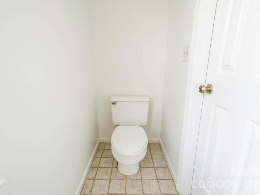 144 Oak Point Drive, Cherryville, NC 28021.  MLS# CAR4412077, YatesRealty ID 43836. Bathroom 2