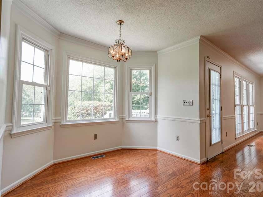 144 Oak Point Drive, Cherryville, NC 28021.  MLS# CAR4412077, YatesRealty ID 43836. Breakfast Room