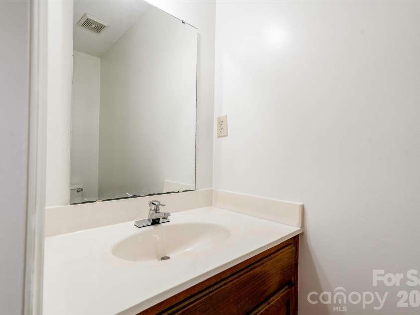 144 Oak Point Drive, Cherryville, NC 28021.  MLS# CAR4412077, YatesRealty ID 43836. Half Bath