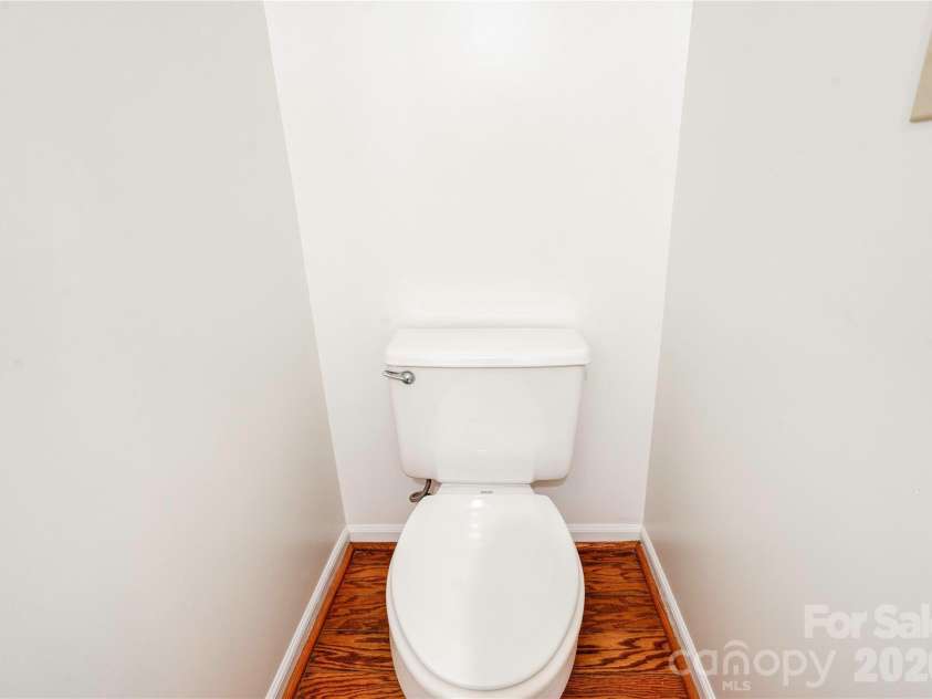 144 Oak Point Drive, Cherryville, NC 28021.  MLS# CAR4412077, YatesRealty ID 43836. Half Bath