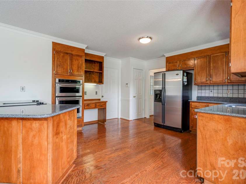 144 Oak Point Drive, Cherryville, NC 28021.  MLS# CAR4412077, YatesRealty ID 43836. Kitchen
