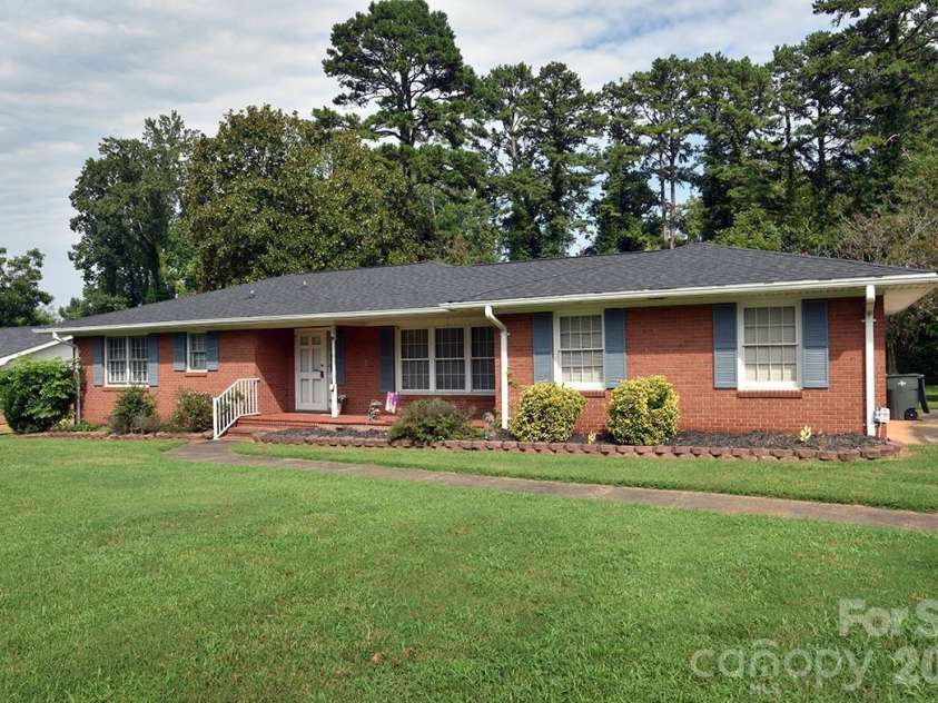 1036 Rowan Circle, Salisbury, NC 28146.  MLS# CAR4413499, YatesRealty ID 43839. 
