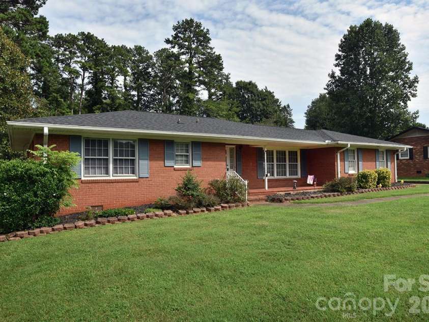 1036 Rowan Circle, Salisbury, NC 28146.  MLS# CAR4413499, YatesRealty ID 43839. 