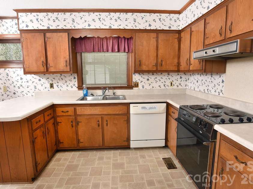 1036 Rowan Circle, Salisbury, NC 28146.  MLS# CAR4413499, YatesRealty ID 43839. 