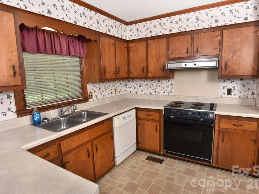1036 Rowan Circle, Salisbury, NC 28146.  MLS# CAR4413499, YatesRealty ID 43839. 