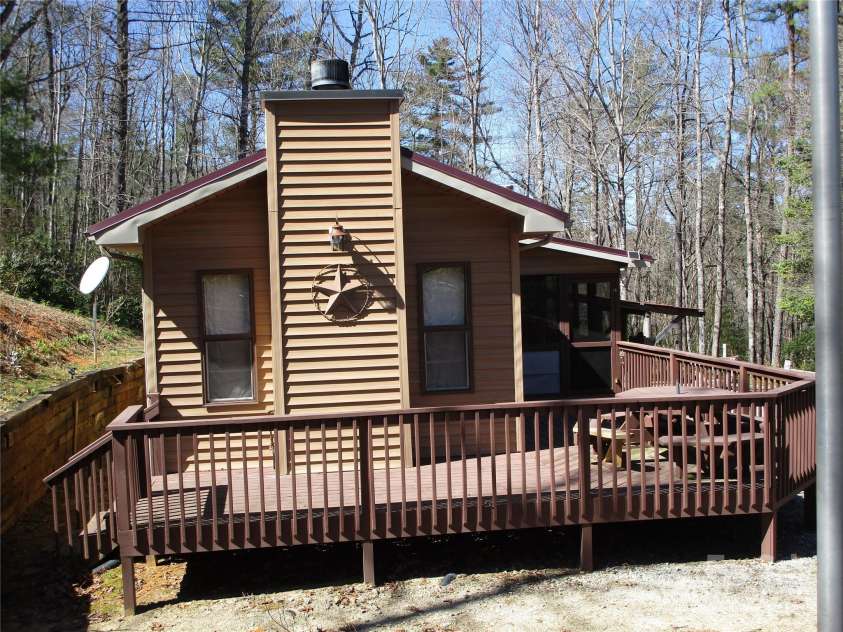 116 Minerva Lane, Sapphire, NC 28774.  MLS# CAR4237813, YatesRealty ID 4384. 