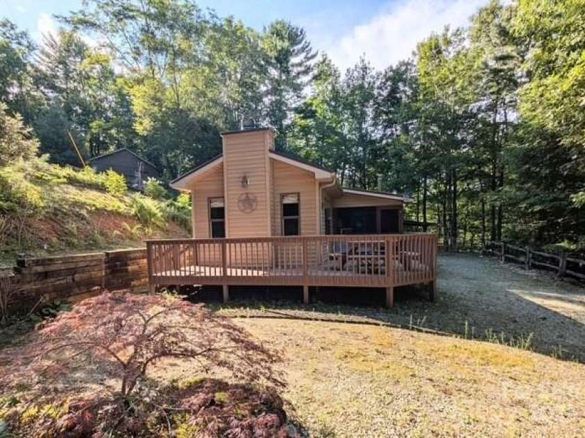 116 Minerva Lane, Sapphire, NC 28774.  MLS# CAR4237813, YatesRealty ID 4384. 