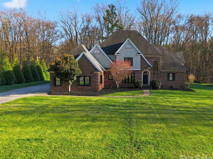 3903 Mourning Dove Drive, Matthews, NC 28104.  MLS# CAR4344795, YatesRealty ID 4384. 