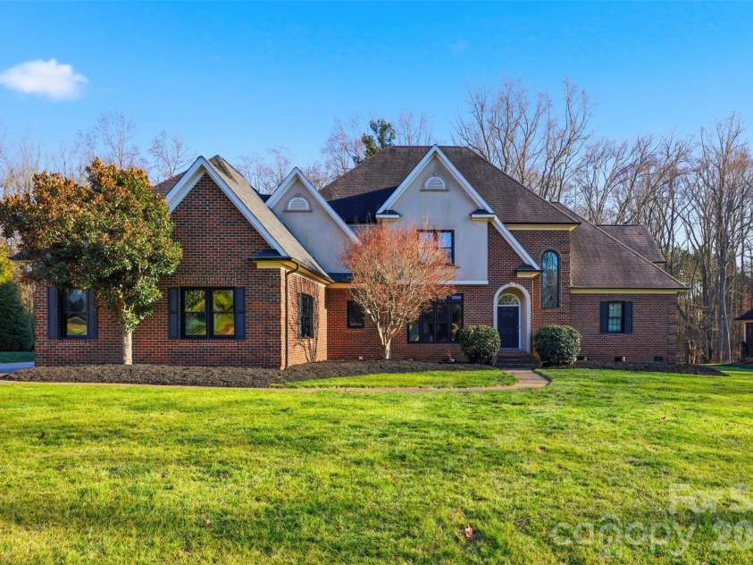 3903 Mourning Dove Drive, Matthews, NC 28104.  MLS# CAR4344795, YatesRealty ID 4384. 