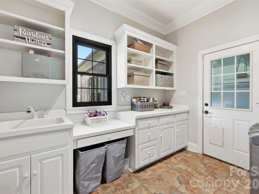 3903 Mourning Dove Drive, Matthews, NC 28104.  MLS# CAR4344795, YatesRealty ID 4384. 