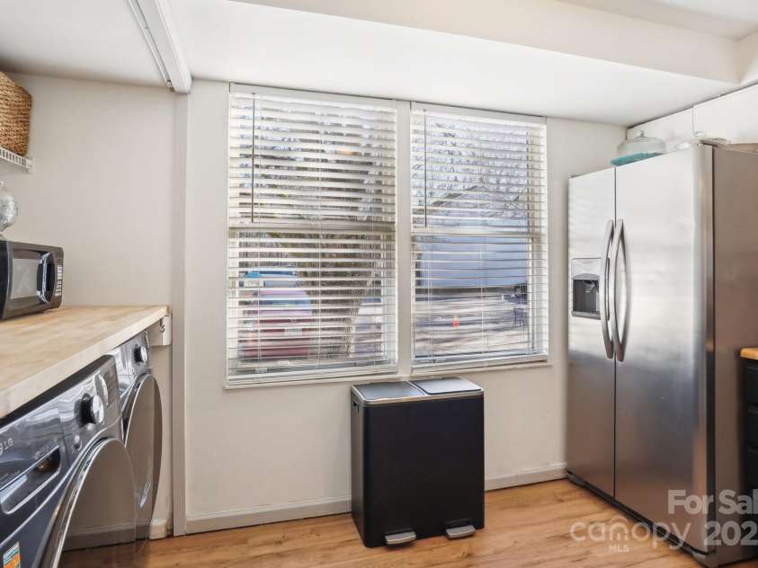 5300 Fair Wind Lane, Charlotte, NC 28212.  MLS# CAR4204488, YatesRealty ID 4384. 