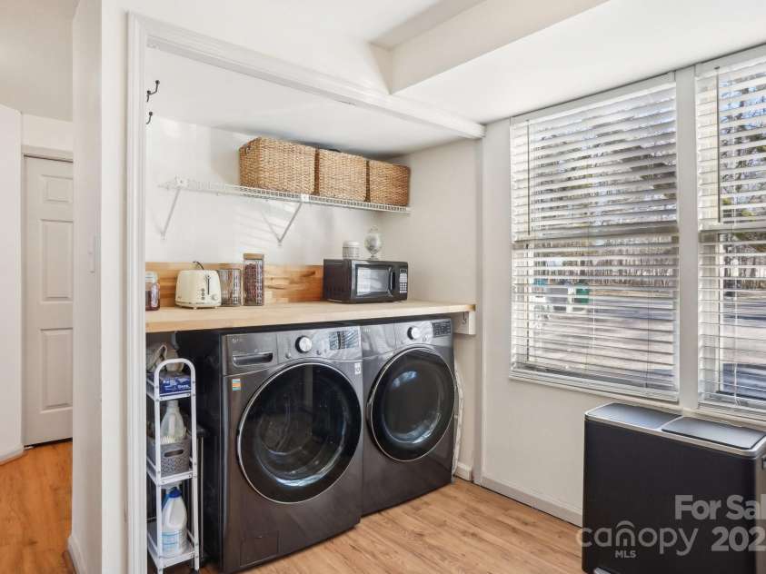 5300 Fair Wind Lane, Charlotte, NC 28212.  MLS# CAR4204488, YatesRealty ID 4384. 