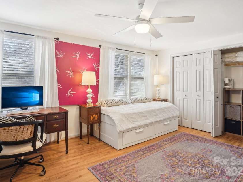 5300 Fair Wind Lane, Charlotte, NC 28212.  MLS# CAR4204488, YatesRealty ID 4384. 