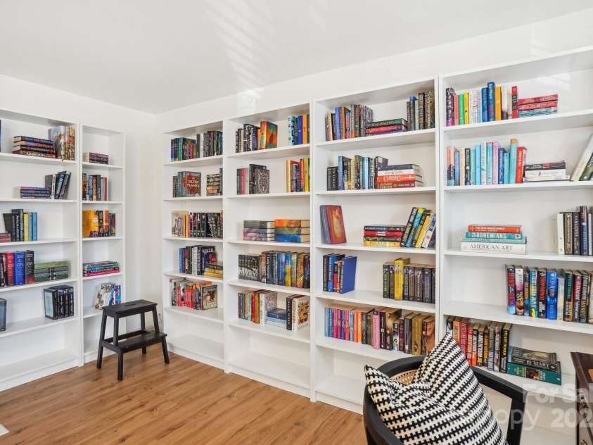 5300 Fair Wind Lane, Charlotte, NC 28212.  MLS# CAR4204488, YatesRealty ID 4384. 