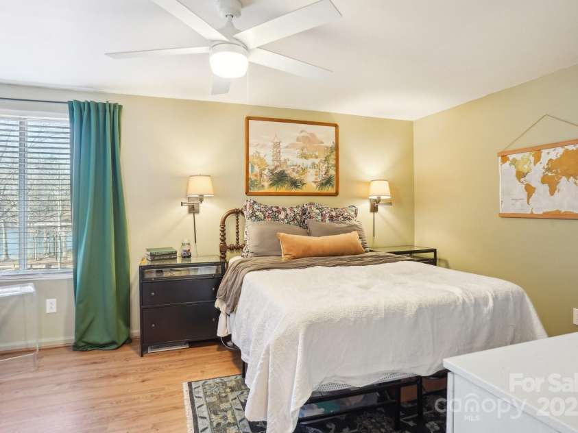 5300 Fair Wind Lane, Charlotte, NC 28212.  MLS# CAR4204488, YatesRealty ID 4384. 