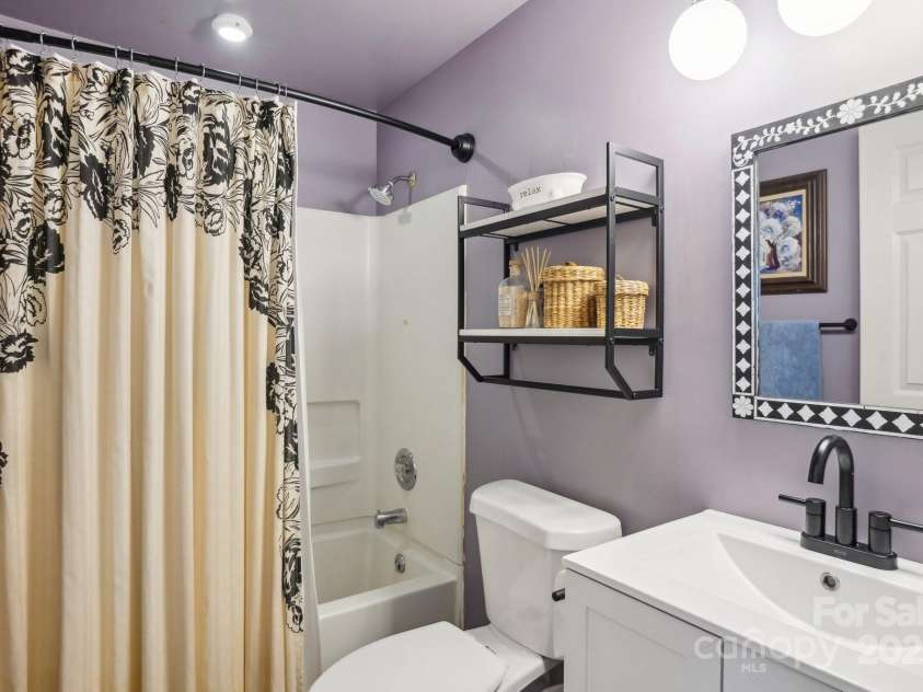 5300 Fair Wind Lane, Charlotte, NC 28212.  MLS# CAR4204488, YatesRealty ID 4384. 