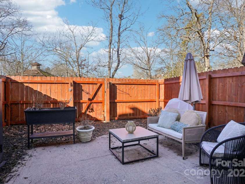 5300 Fair Wind Lane, Charlotte, NC 28212.  MLS# CAR4204488, YatesRealty ID 4384. 