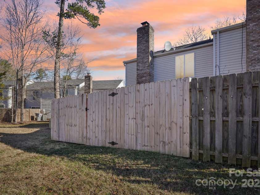 5300 Fair Wind Lane, Charlotte, NC 28212.  MLS# CAR4204488, YatesRealty ID 4384. 