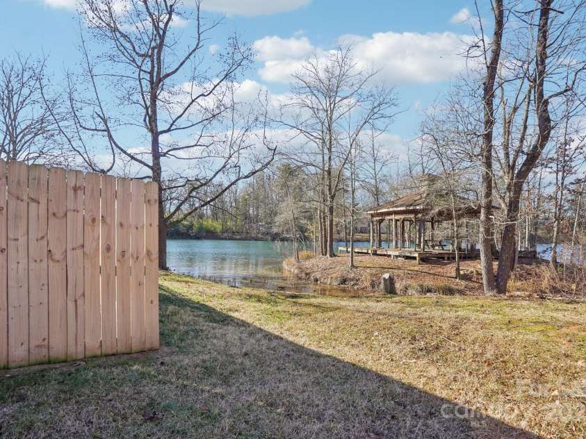 5300 Fair Wind Lane, Charlotte, NC 28212.  MLS# CAR4204488, YatesRealty ID 4384. 