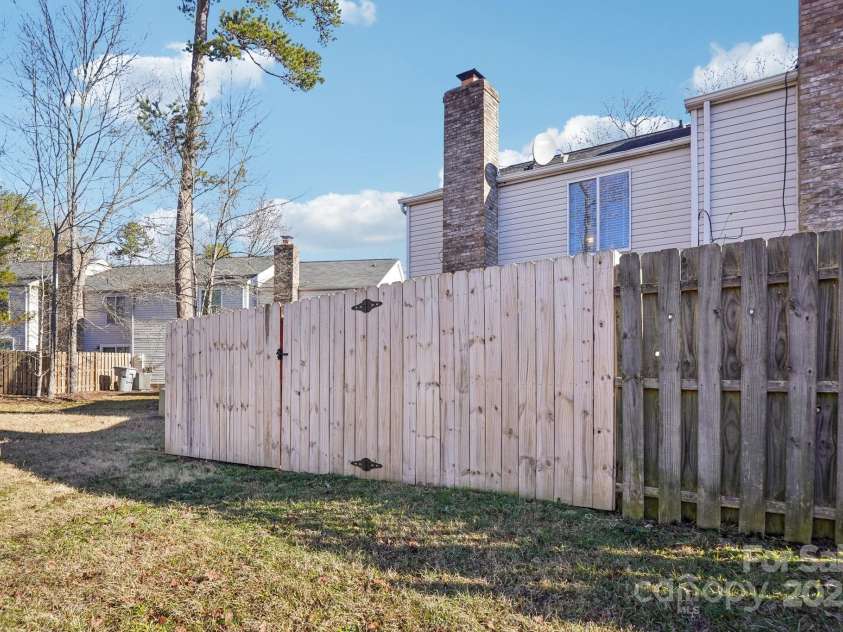 5300 Fair Wind Lane, Charlotte, NC 28212.  MLS# CAR4204488, YatesRealty ID 4384. 