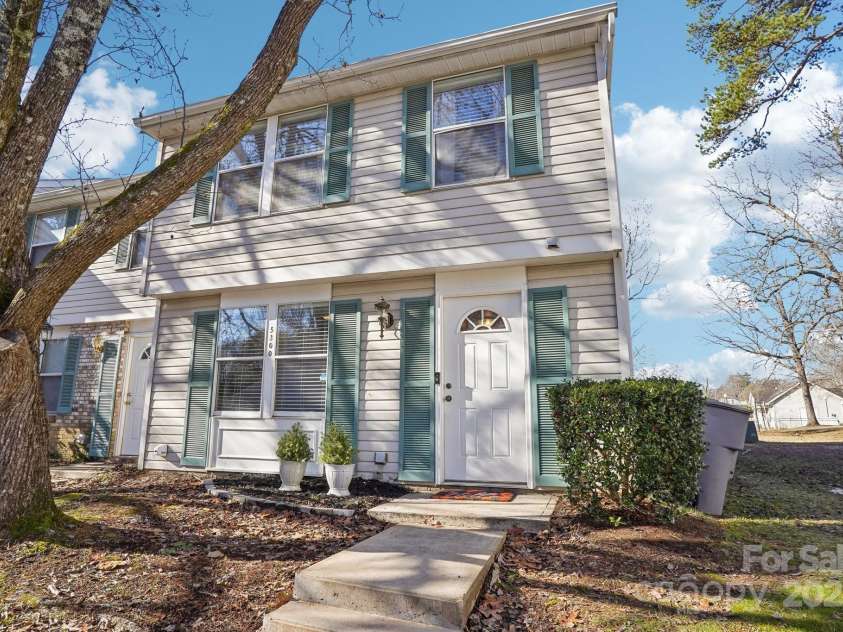 5300 Fair Wind Lane, Charlotte, NC 28212.  MLS# CAR4204488, YatesRealty ID 4384. 