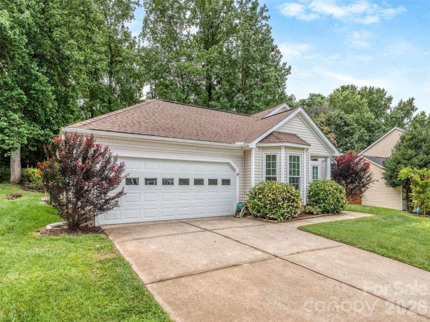 4522 Avalon Forest Lane, Charlotte, NC 28269.  MLS# CAR4413237, YatesRealty ID 43843. 
