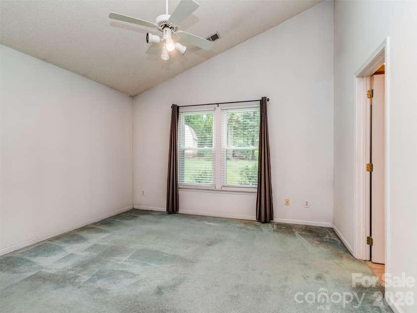 4522 Avalon Forest Lane, Charlotte, NC 28269.  MLS# CAR4413237, YatesRealty ID 43843. 
