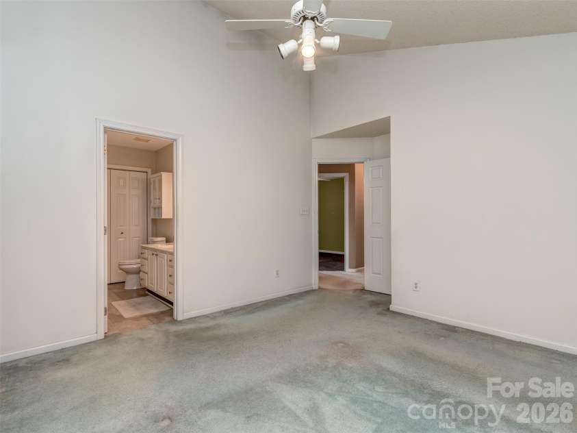 4522 Avalon Forest Lane, Charlotte, NC 28269.  MLS# CAR4413237, YatesRealty ID 43843. 