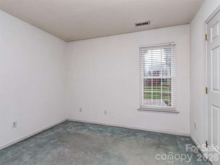 4522 Avalon Forest Lane, Charlotte, NC 28269.  MLS# CAR4413237, YatesRealty ID 43843. 