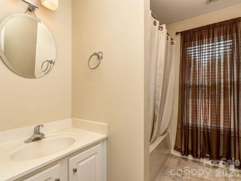 4522 Avalon Forest Lane, Charlotte, NC 28269.  MLS# CAR4413237, YatesRealty ID 43843. 