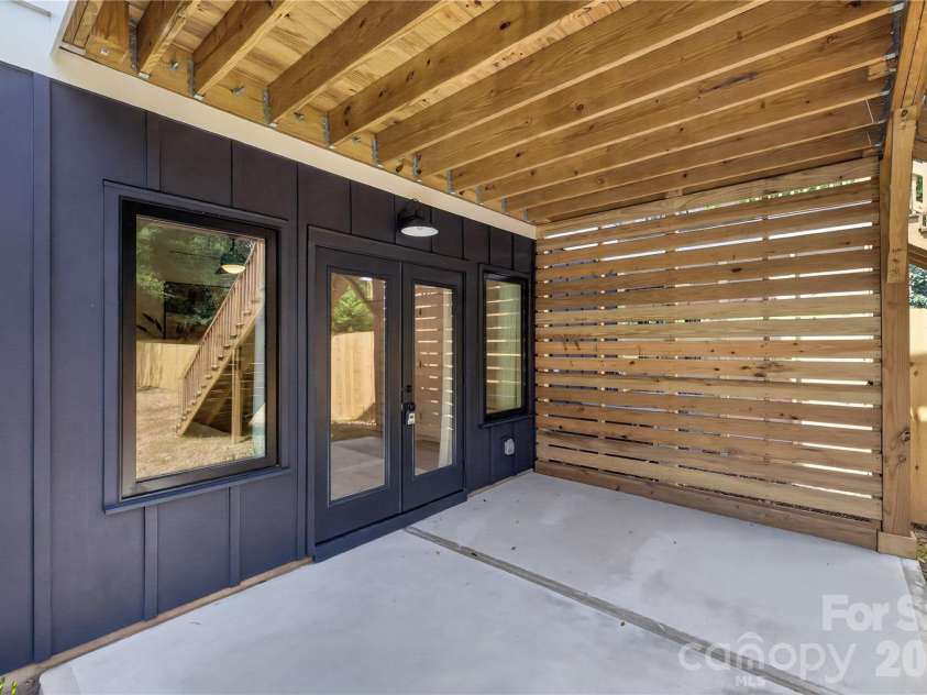 1514 Sumter Avenue, Charlotte, NC 28208.  MLS# CAR4414310, YatesRealty ID 43844. 