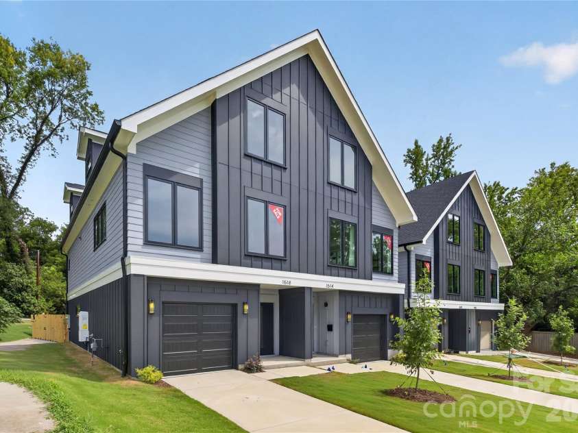 1514 Sumter Avenue, Charlotte, NC 28208.  MLS# CAR4414310, YatesRealty ID 43844. 