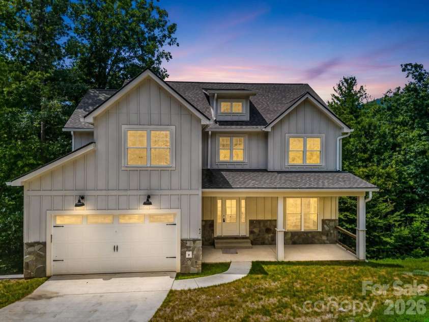42 Stone Crest Mountain Drive, Black Mountain, NC 28711.  MLS# CAR4401407, YatesRealty ID 43846. 