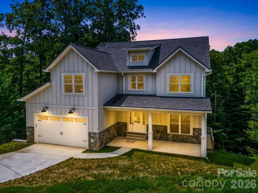 42 Stone Crest Mountain Drive, Black Mountain, NC 28711.  MLS# CAR4401407, YatesRealty ID 43846. 